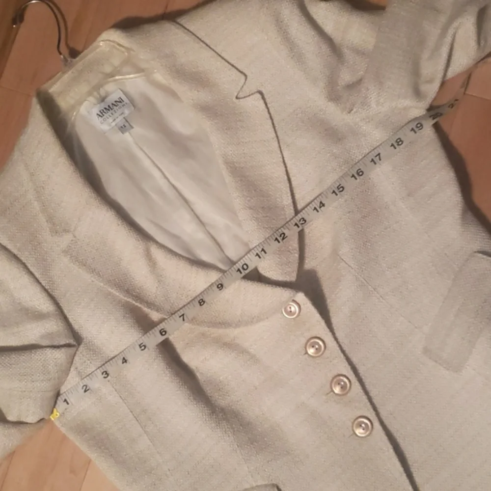 Armani Collezioni Cream Blazer - Picture 14 of 16